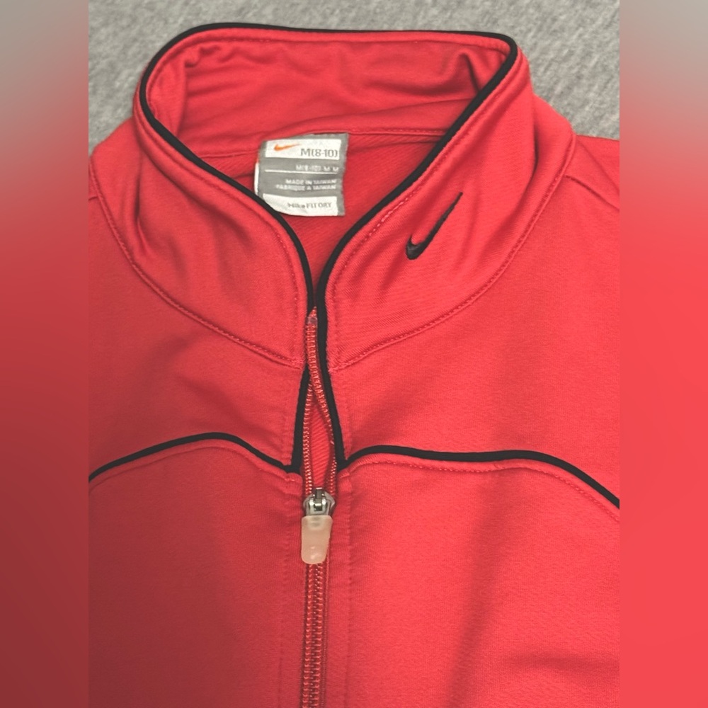 Nike Dri-FIT Hot Pink Jacket
Women’s Medium (8-10)
Worn only once.